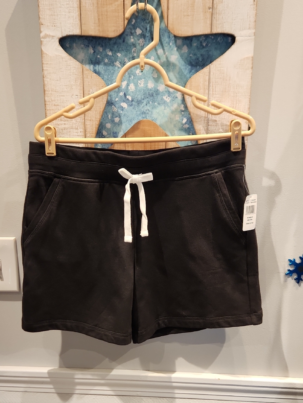 NWT 32 Cool Casual Black Drawstring Women’s Shorts Sz M